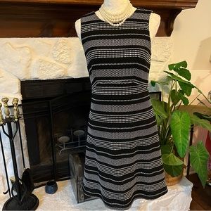 Ann Taylor women’s black and white print sleeveless dress size 6
